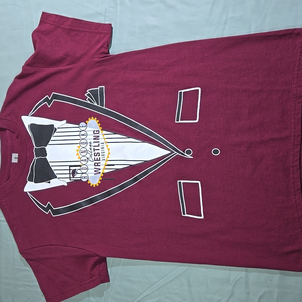 Maroon Graphic Tuxedo Roanoke Virgina College Wrestling T-Shirt Mens Small